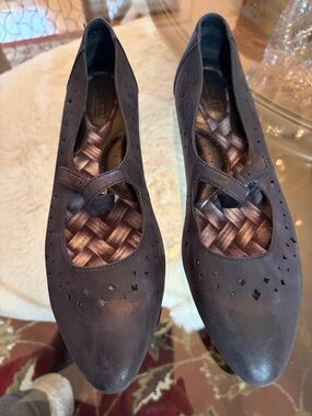 Born Women's Black Nubuck Mary Jane Flats